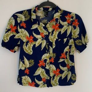 Women’s Hawaiian shirt